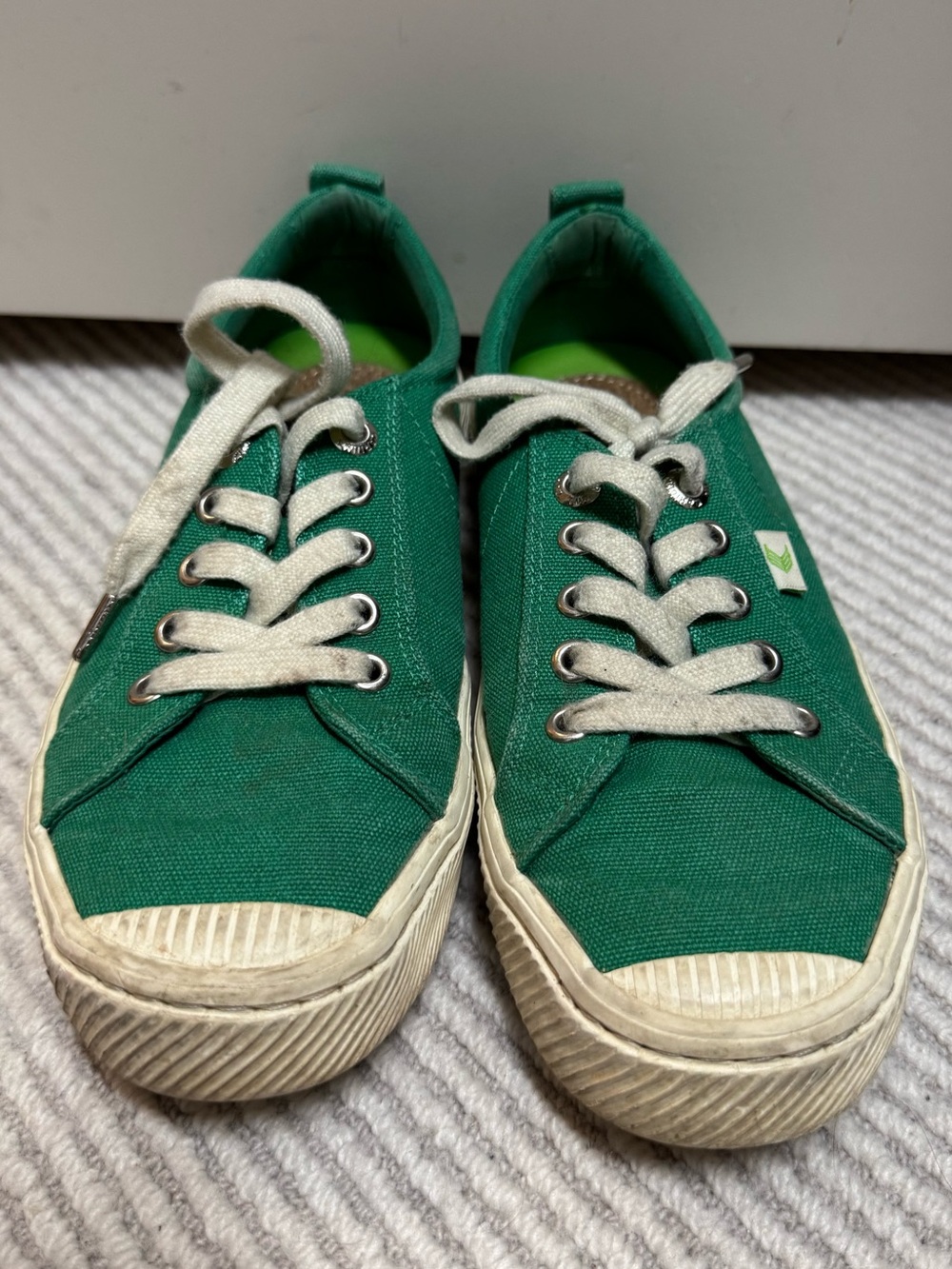 Cariuma Canvas Women Eco Sneakers - Green & White - Cork Insoles